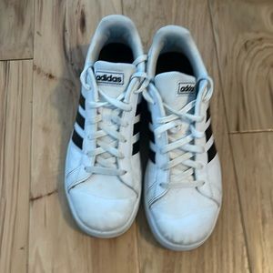 Adidas boys tennis shoes. Size 5 youth.